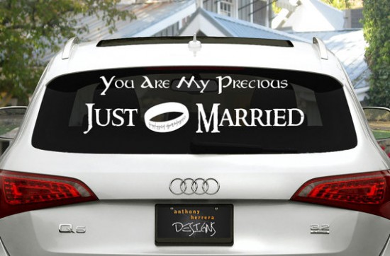 just-married-car-decals-geek-decor-1-550x362.jpg